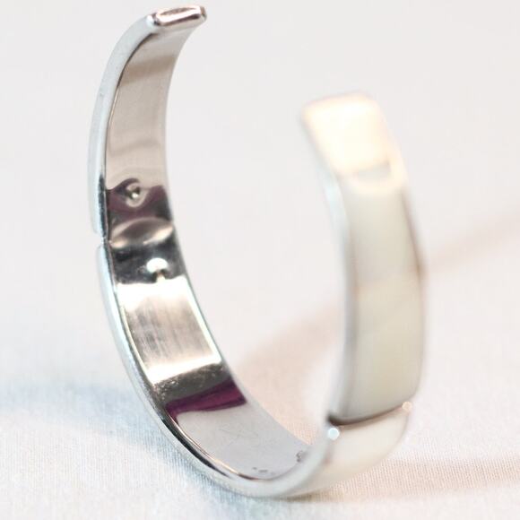 Hinged Cuff Bracelet Mother Of Pearl Shades Of Beige To Blush - Picture 8 of 11